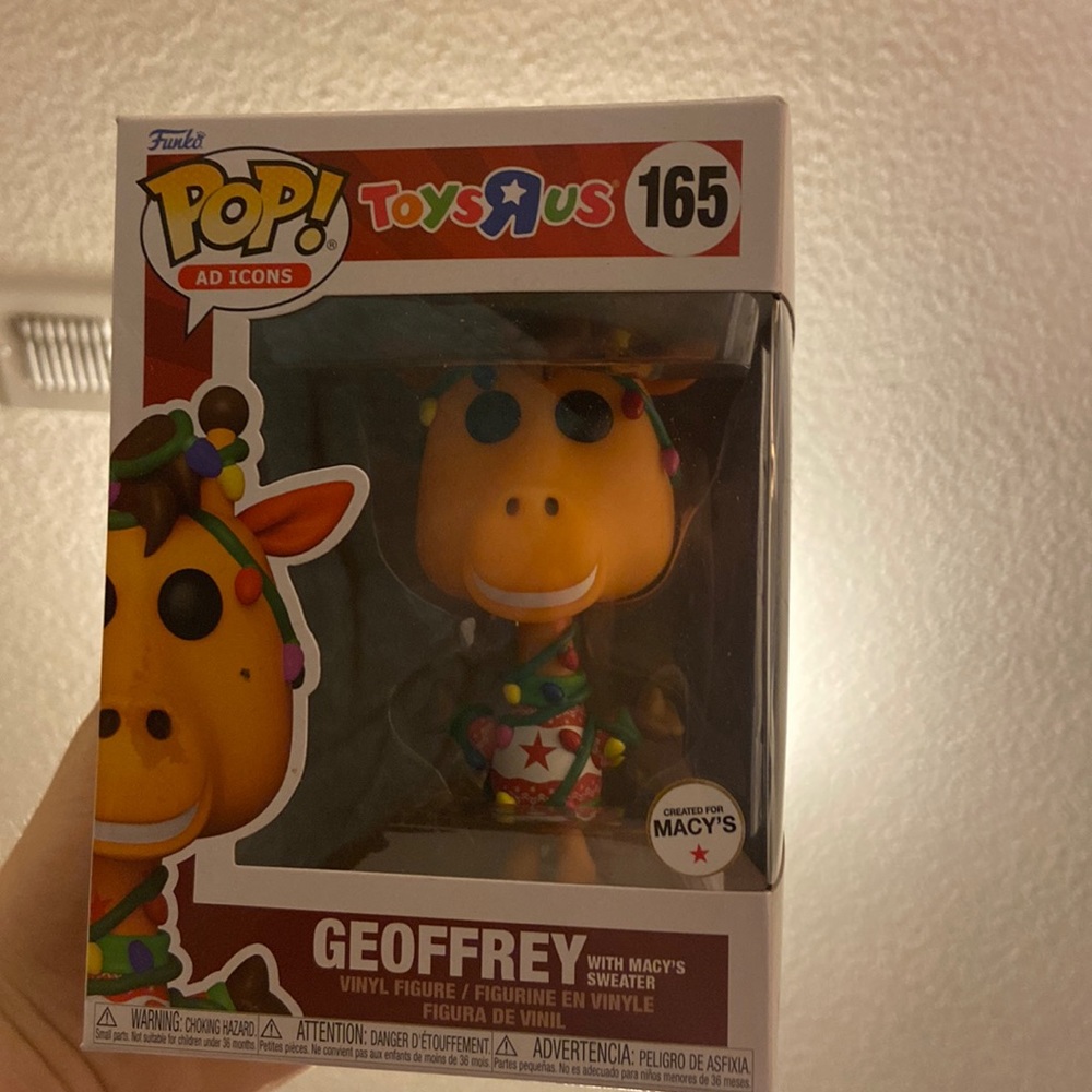 GEOEFFREY TOYS R US/ MACYS EXCLUSIVE  FUNKO POP!